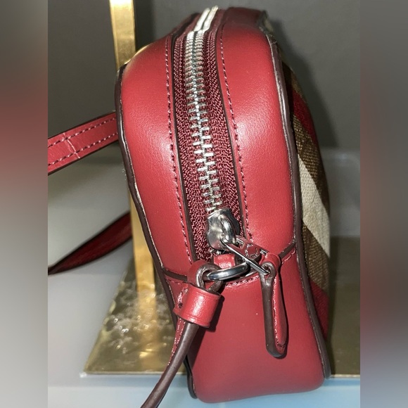 COACH SIGNATURE C BURGUNDY CANVAS MINI CAMERA BAG CROSSBODY HANDBAG PURSE $298 - Picture 5 of 16